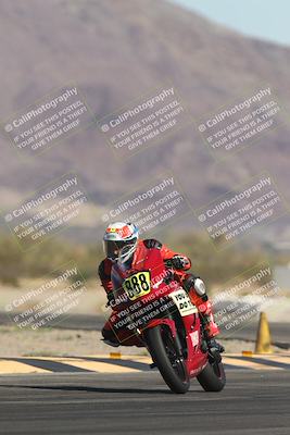 media/Oct-30-2025-Racers Edge (Thu) [[dabbdaf680]]/3-B Group/Session 2 (Turn 14)/